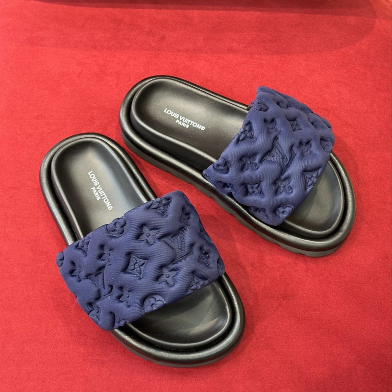 l0vis Vvtt0n slippers